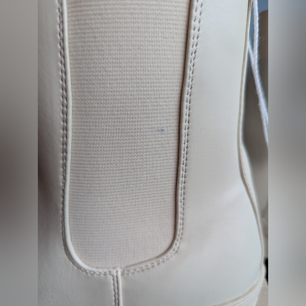 American Eagle Cream Chelsea Boots - Picture 14 of 16